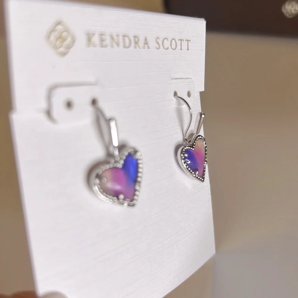 Kendra Scott Ari Heart Drop Earrings Watercolor Pearlized Clear Glass - Picture 8 of 8